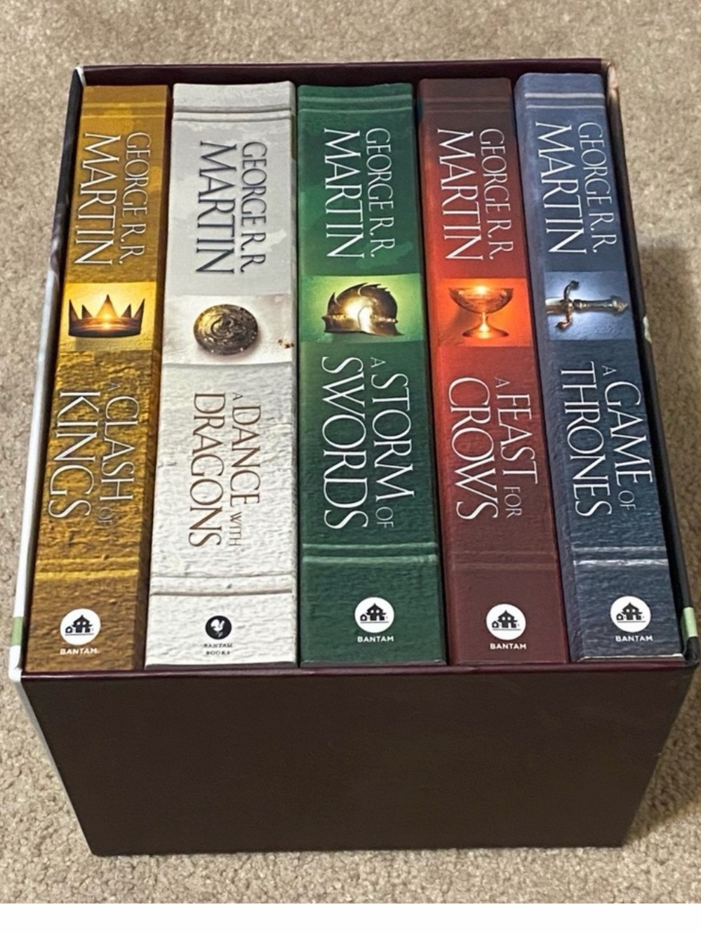George R.R. Martin A Song of Ice and Fire 5-Book Box Set - Multicolor